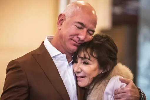 Умерла от тяжелой болезни мать главы Amazon Джеффа Безоса Умерла от тяжелой болезни мать главы Amazon Джеффа Безоса