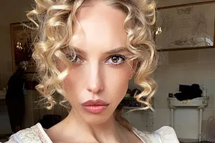 «Очаровательная кокетка!»: звезда Comedy Woman снялась в пикантном топе «Очаровательная кокетка!»: звезда Comedy Woman снялась в пикантном топе