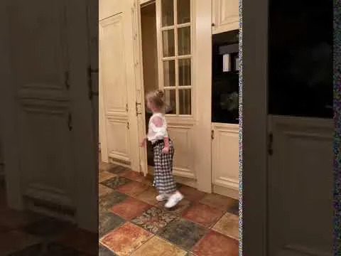 Нажми и смотри