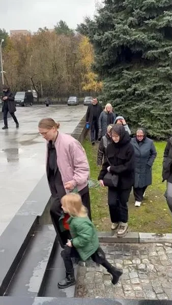 Нажми и смотри