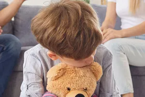 Игры с риском для жизни: «отец года» на тросе спустил несовершеннолетнего сына с 7-го этажа в Воронеже