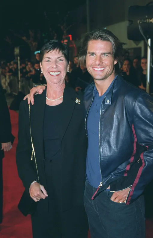 Том Круз с мамой Мэри Ли Саут, 1999 год