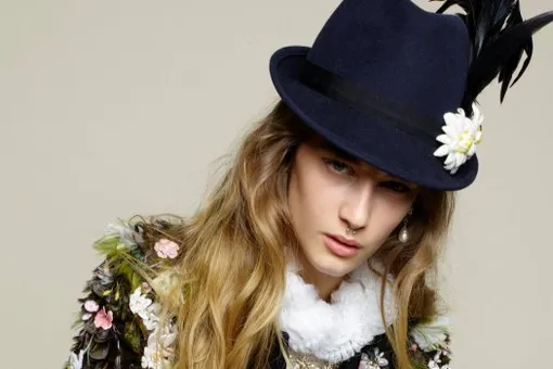 Chanel показали съемку коллекции Metiers d'Art Paris-Salzburg Chanel показали съемку коллекции Metiers d'Art Paris-Salzburg