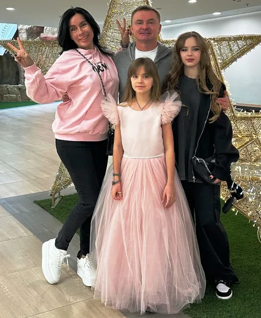 Владимир Сычев с женой и детьми Владимир Сычев с женой и детьми