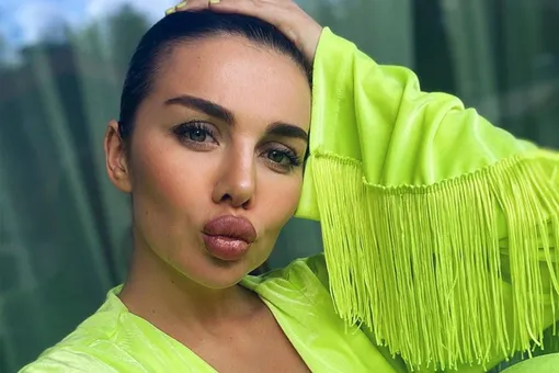 «Шикарное тело»: Анна Седокова в купальнике приняла провокационную позу на пляже «Шикарное тело»: Анна Седокова в купальнике приняла провокационную позу на пляже