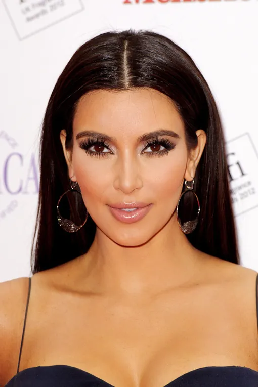 прически на прямой пробор