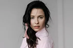 «Период расширения»: Марина Ворожищева рассекретила беременность, обнажив округлившийся живот