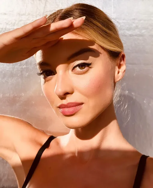 Луиза Леммель встречается с актером