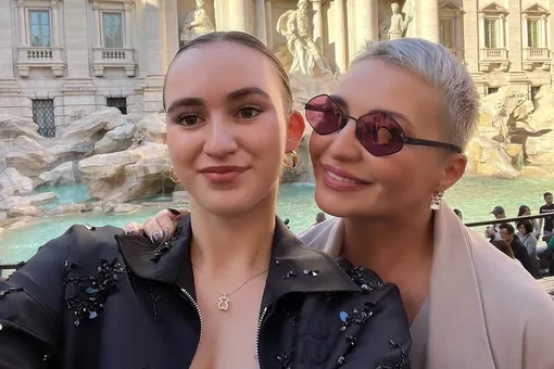 «Мечта Эми сбылась»: Катя Лель с дочерью приехали в Италию «Мечта Эми сбылась»: Катя Лель с дочерью приехали в Италию