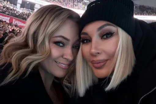 Лера Кудрявцева появилась на премьере ледового шоу «Белоснежка» в Москве Лера Кудрявцева появилась на премьере ледового шоу «Белоснежка» в Москве