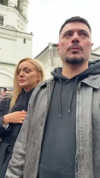 Нажми и смотри