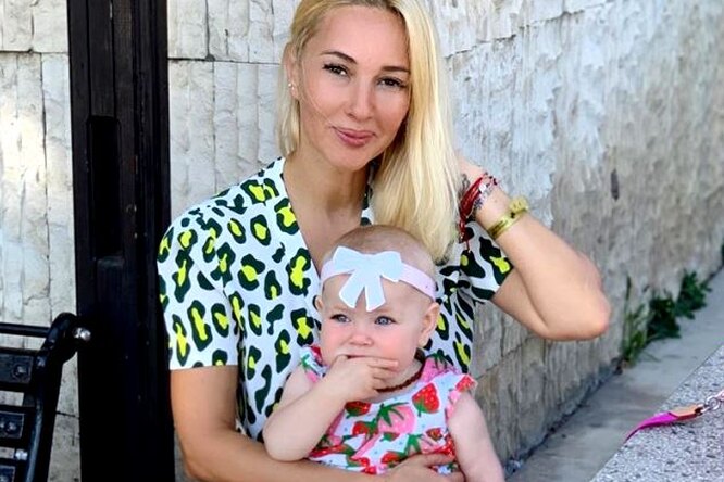 Лера Кудрявцева поделилась трогательными кадрами с годовалой дочерью Лера Кудрявцева поделилась трогательными кадрами с годовалой дочерью