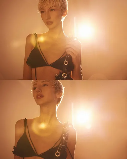 Margo устроила откровенную фотосессию