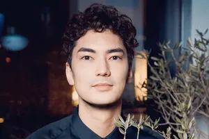 Бывший главред Tatler Ариан Романовский вышел на свободу по УДО и появился в ресторане Бывший главред Tatler Ариан Романовский вышел на свободу по УДО и появился в ресторане