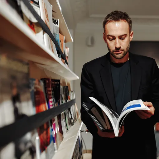 Дмитрий Шепелев выложил в открытый доступ книгу о Жанне Фриске Дмитрий Шепелев выложил в открытый доступ книгу о Жанне Фриске