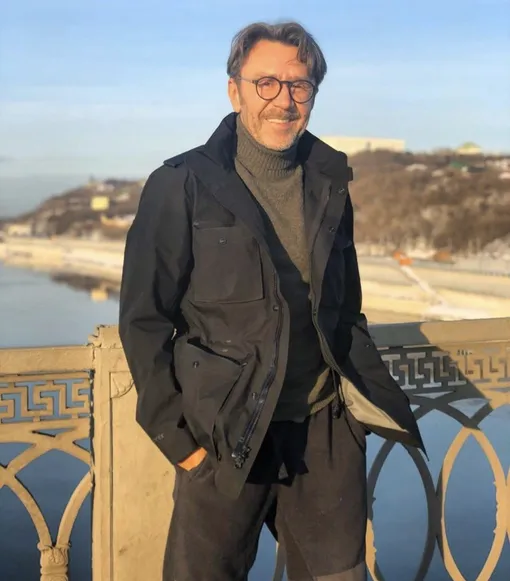 Сергей Шнуров стал членом «Партии Роста» Сергей Шнуров стал членом «Партии Роста»