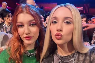 Mia Boyka подарила сестре 150 тысяч рублей за то, что она похудела Mia Boyka подарила сестре 150 тысяч рублей за то, что она похудела