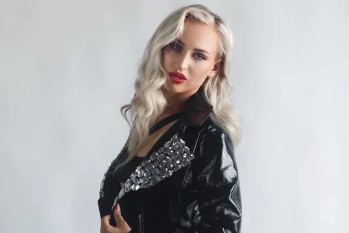 Интервью VOICE: Ани Айс о новом клипе, своем псевдониме и хобби Интервью VOICE: Ани Айс о новом клипе, своем псевдониме и хобби