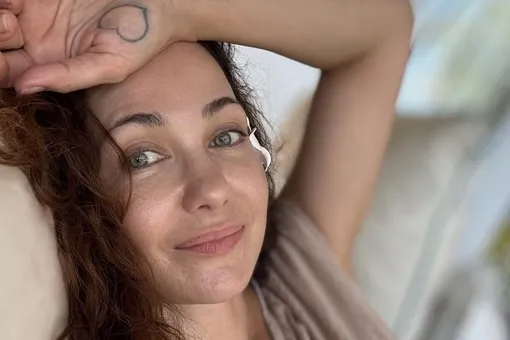 «Когда-то я сойду с ума»: Екатерина Климова сняла дочь с кастрюлей на голове «Когда-то я сойду с ума»: Екатерина Климова сняла дочь с кастрюлей на голове