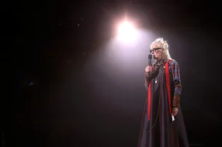 Взбесила Маргарет Тэтчер и одела Sex Pistols: за что Вивьен Вествуд звали королевой-хулиганкой Взбесила Маргарет Тэтчер и одела Sex Pistols: за что Вивьен Вествуд звали королевой-хулиганкой