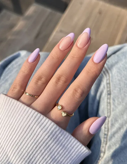Нежный френч в лиловом цвете
