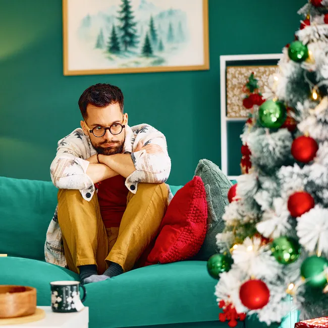 Елка живая, а я не совсем: как мужчины переживают подготовку к Новому году