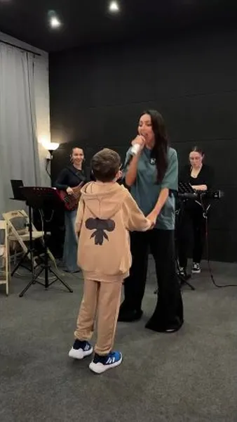 Нажми и смотри