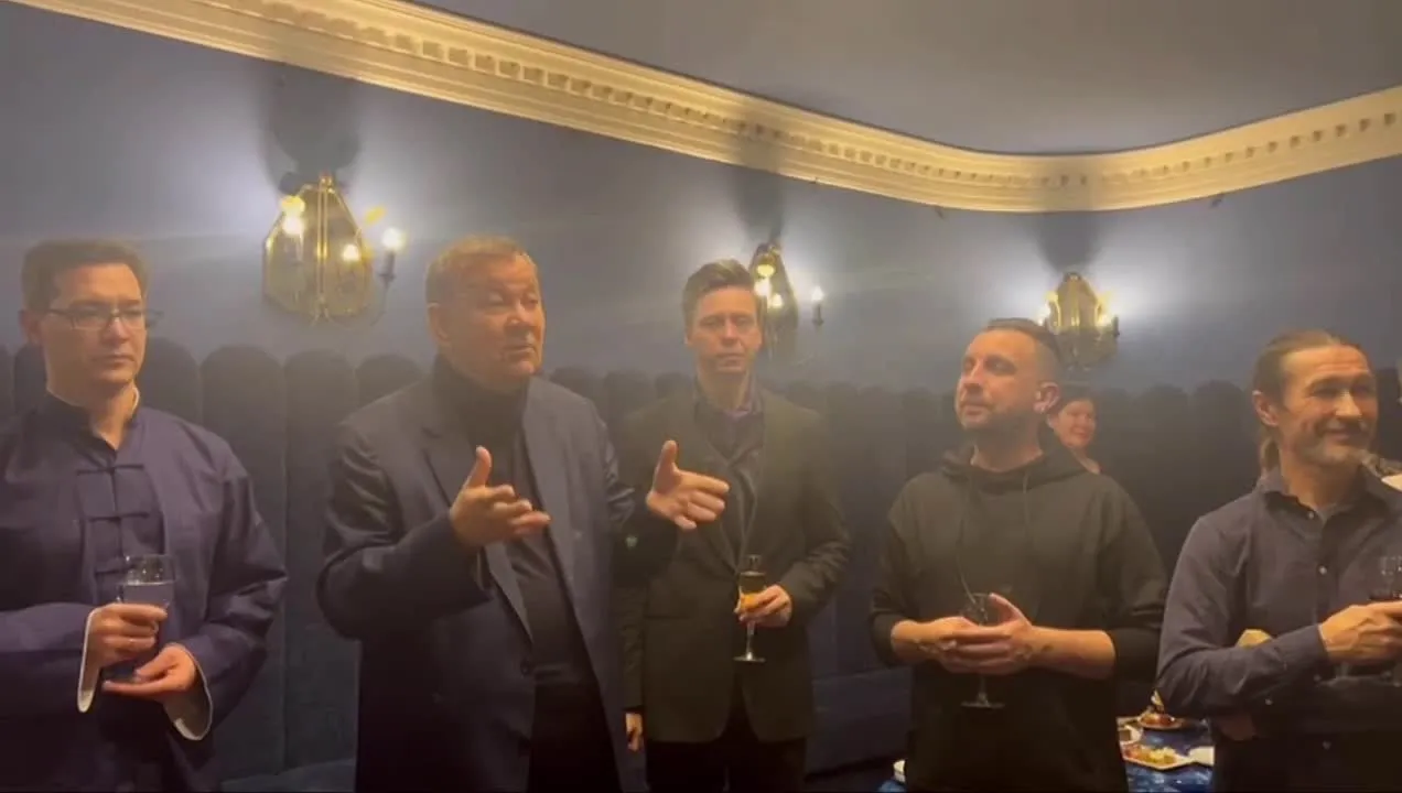 Нажми и смотри