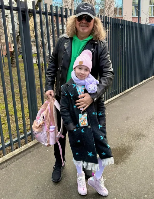 Игорь Николаев проводил дочь в школу