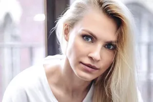 «Я почувствовала себя в гробу!»: солистка группы «Стрелки» Марго сильно испугалась в самолете «Я почувствовала себя в гробу!»: солистка группы «Стрелки» Марго сильно испугалась в самолете