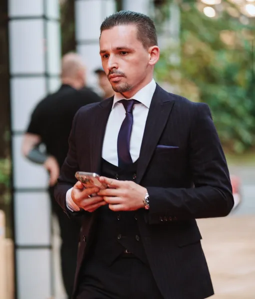 Артур Якобсон работает продюсером телеведущего Дмитрия Диброва Артур Якобсон работает продюсером телеведущего Дмитрия Диброва