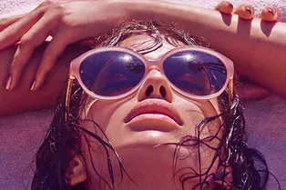 Ирина Шейк появилась в рекламной кампании Linda Farrow Ирина Шейк появилась в рекламной кампании Linda Farrow