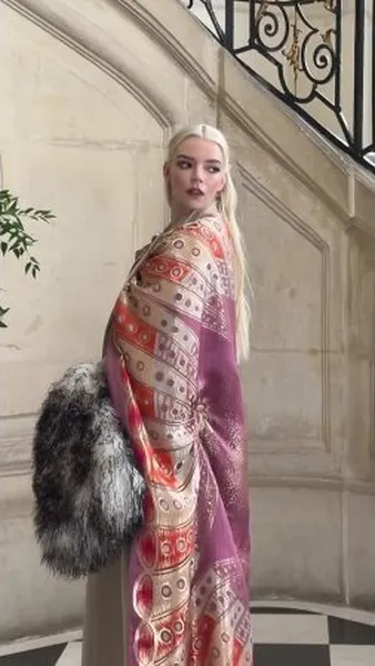 Нажми и смотри