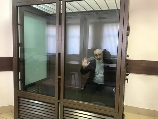 Леониду продлили арест