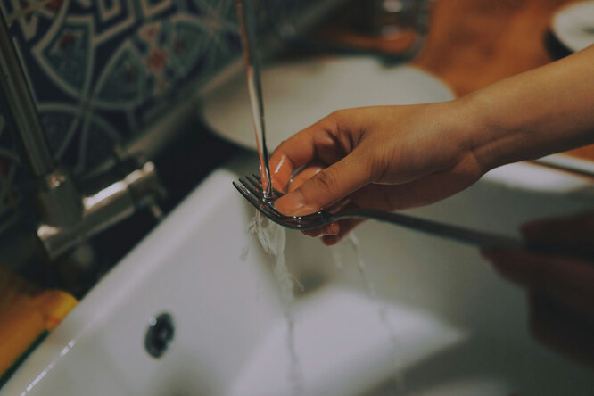 cleaning methods that do not require hot water