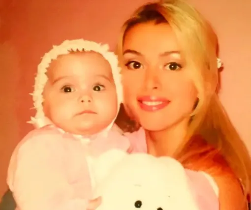 Алена Кравец отказалась от приемной дочери