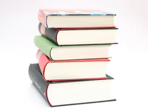 Подписка на книжный сервис или подарочная карта в книжный магазин