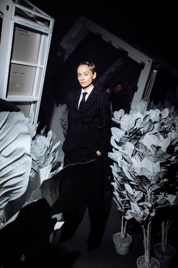 Влад Лисовец, Сати Казанова, Варвара Шмыкова и другие звезды на 10-ти ...