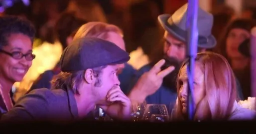 Влюбленные провели вечер вместе Влюбленные провели вечер вместе