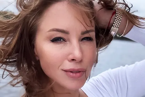 «Отправляюсь к детям»: Полина Диброва уехала от мужа и любовника «Отправляюсь к детям»: Полина Диброва уехала от мужа и любовника