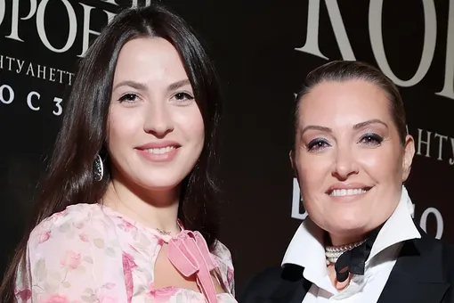 «Вымолили мы ее!»: Евгения Ахременко появилась в компании жены бывшего мужа Константина Соловьева на премьере фильма «Вымолили мы ее!»: Евгения Ахременко появилась в компании жены бывшего мужа Константина Соловьева на премьере фильма