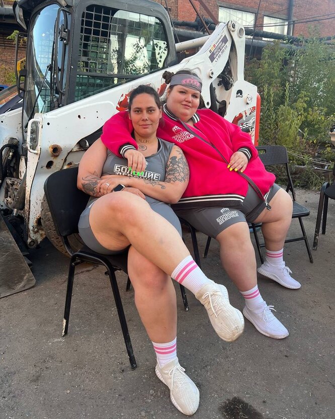 Жалаңаш әдемі үнді әйелдері