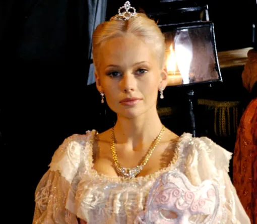 Елена Корикова в главной роли Елена Корикова в главной роли