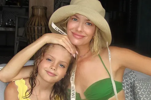 «В последний раз мы были здесь в другом составе семьи»: Елена Перминова в бикини снялась с детьми на Бали «В последний раз мы были здесь в другом составе семьи»: Елена Перминова в бикини снялась с детьми на Бали