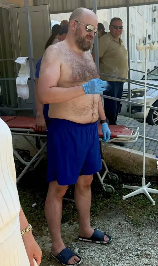 Александр Шишкин помогал раненым Александр Шишкин помогал раненым