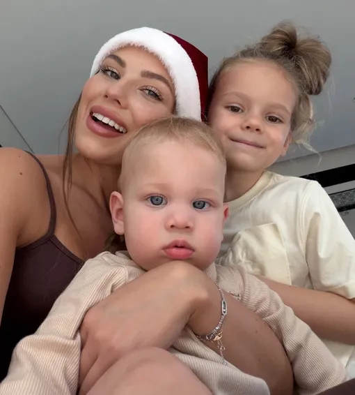 Лиана Шульгина с детьми