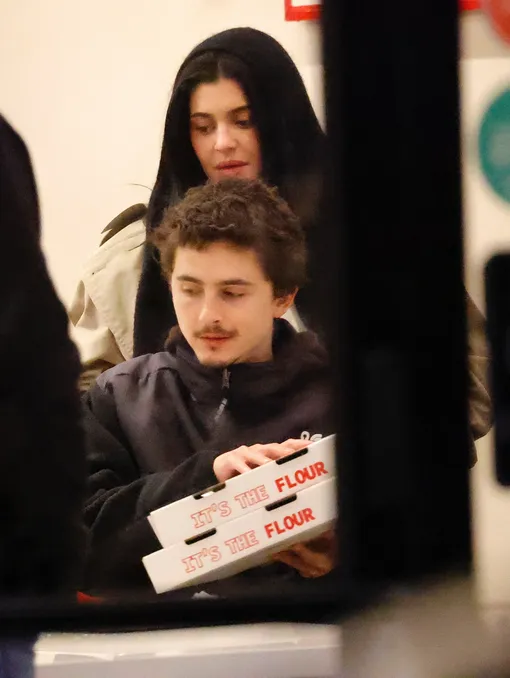 Тимоти Шаламе встречается с Кайли Дженнер Тимоти Шаламе встречается с Кайли Дженнер