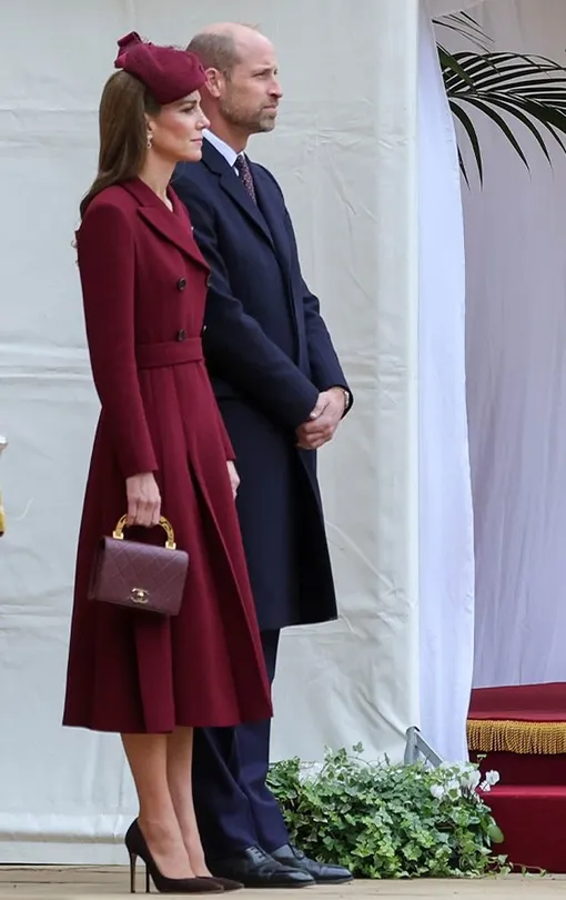 Кейт Миддлтон с любимой сумочкой Chanel