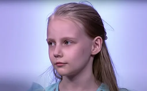 Алиса в 9 лет поступила в МГУ Алиса в 9 лет поступила в МГУ
