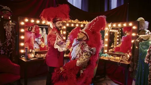 Миша портит все